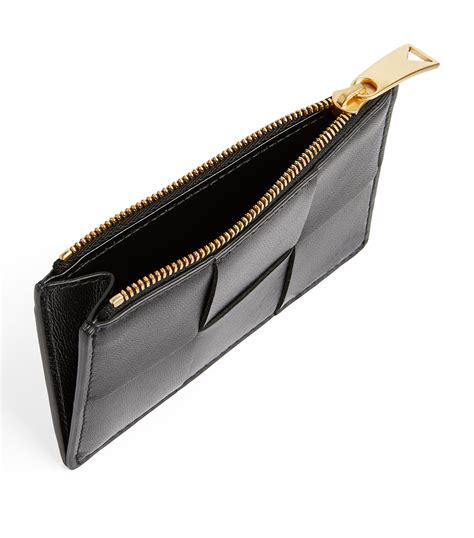 Zipped card holder .